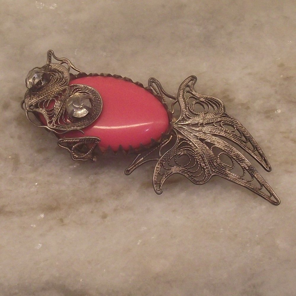 Filigree pin pink stone